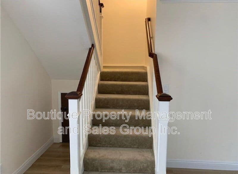 Costa Mesa Condo: 2336 Minuteman Way