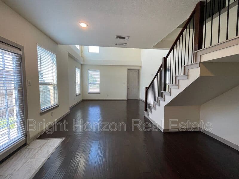 Hurst Condo: 3629 Valley Vista Drive