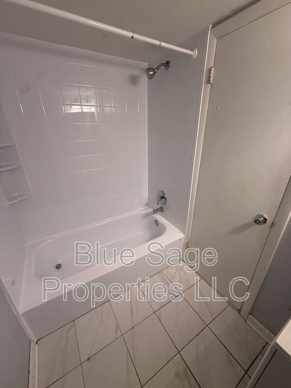Wallingford Condo: 722A Putnam Blvd