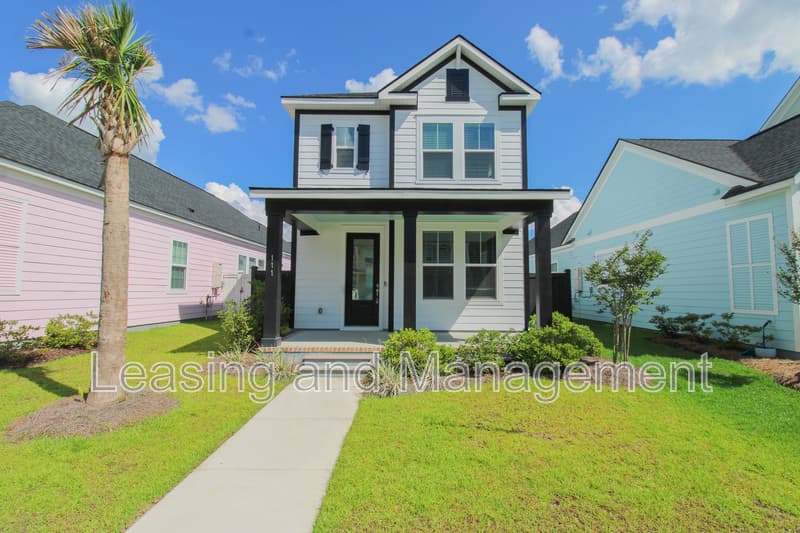 Summerville House: 111 Crimson Street