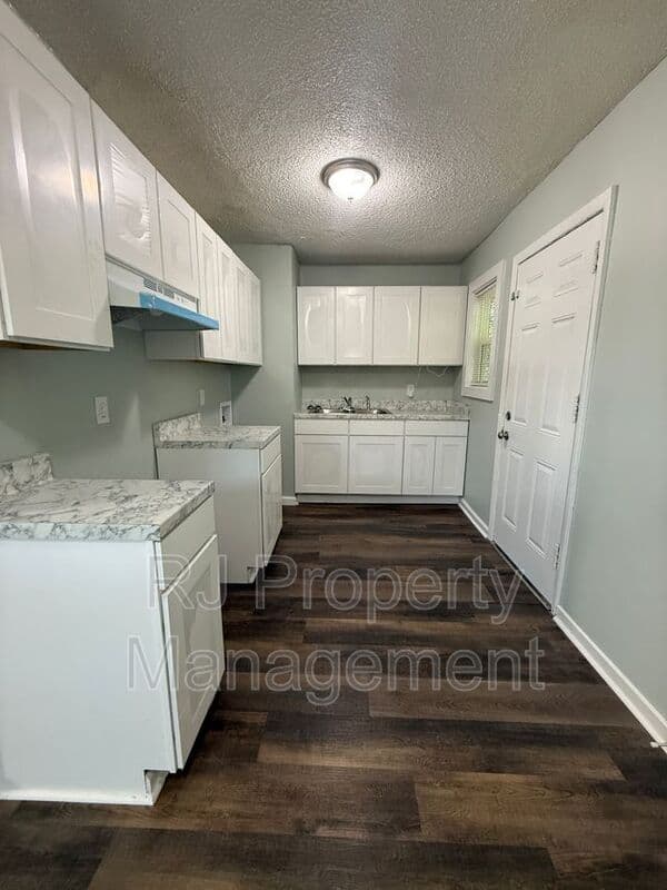 Memphis House: 332 Flynn Rd