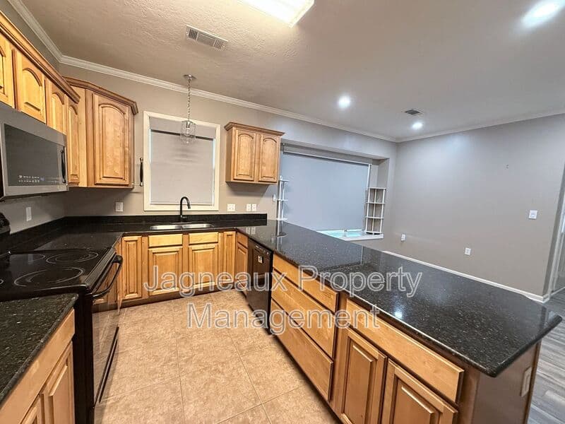 Lake Charles Condo: 1709 Ethel St.