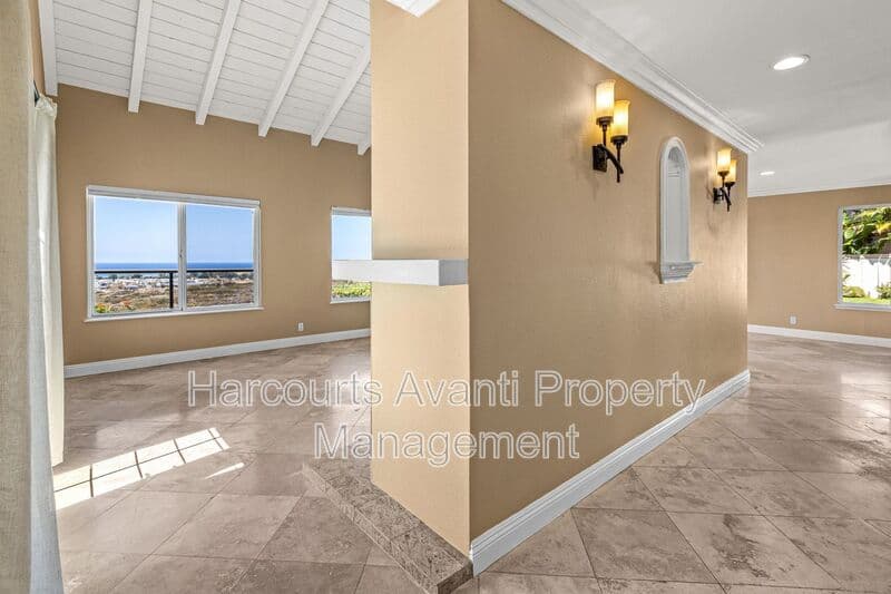 Encinitas House: 1750 Burgundy Rd