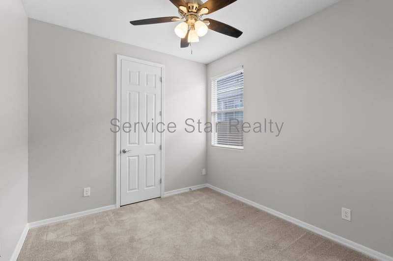 Glendale House: 6724 W Discovery Dr