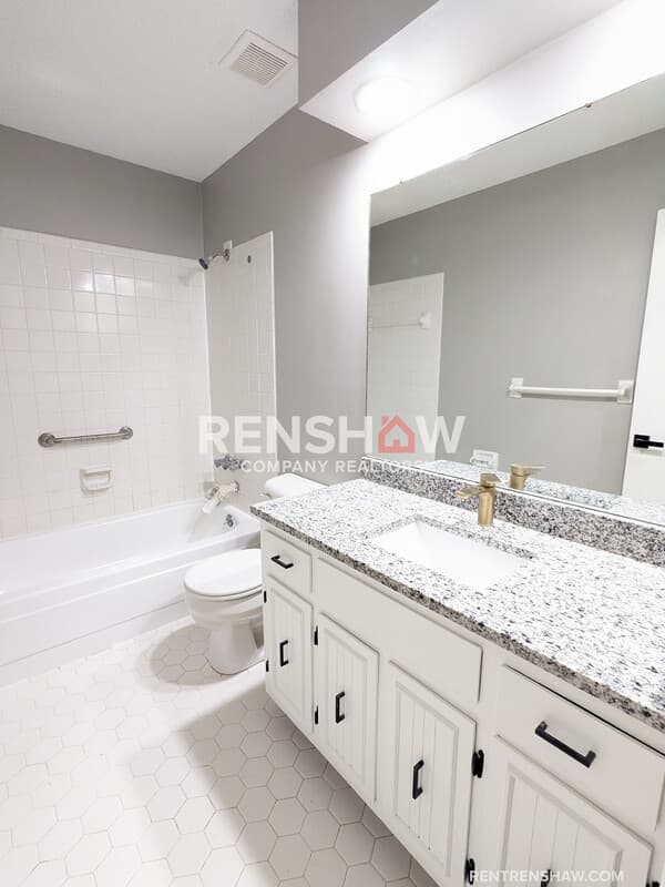 Bartlett House: 6936 Briarhill Dr