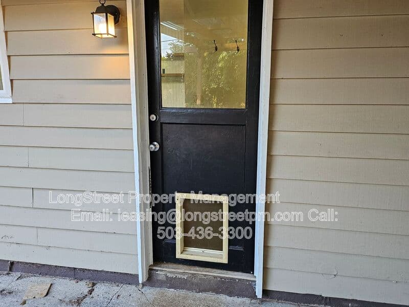 Portland House: 622 SE 137th Ave