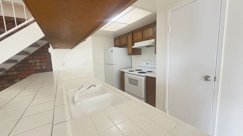 La Verne House: 3026 Winfield Ave