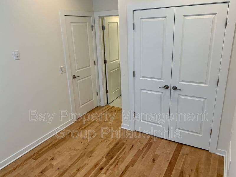 Philadelphia House: 2108 Kensington Walk