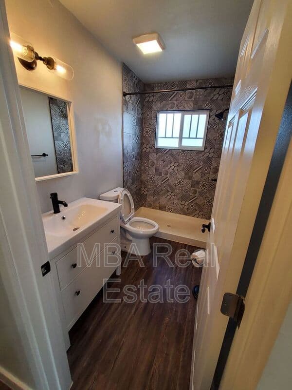 Phoenix House: 4248 N 12th St