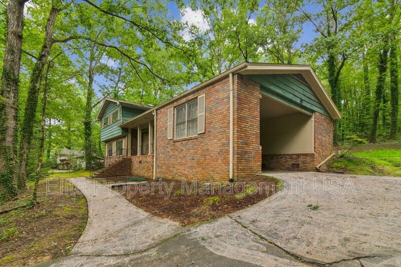 Atlanta House: 2600 Lantern Lane