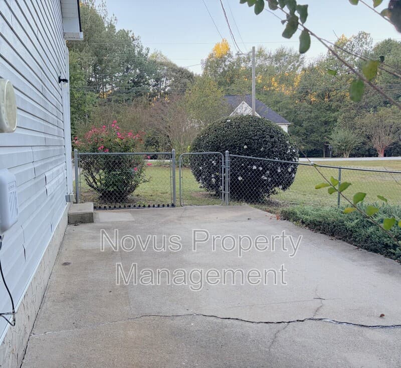 Villa Rica House: 81 Abbotsford Drive