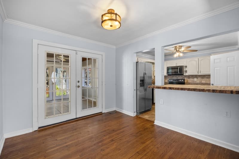 Chesapeake House: 1204 Fontana Avenue