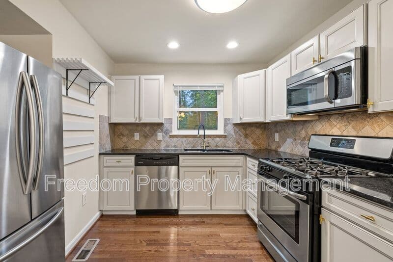 Woodbridge House: 5256 Sudberry Ln