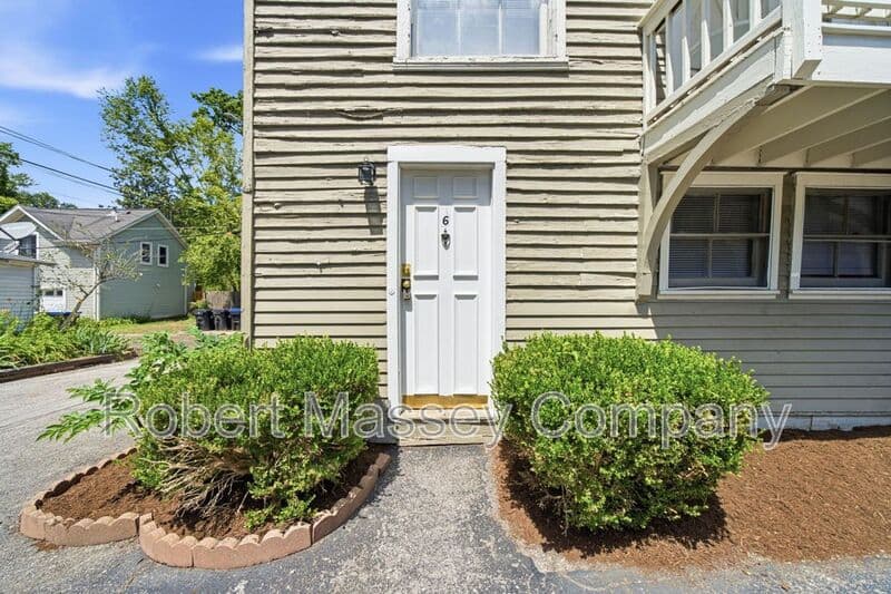 Louisville Condo: 1271 Cherokee Road