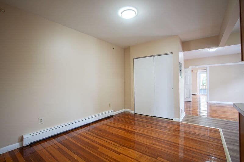 Chicopee Condo: 143 Skeele St