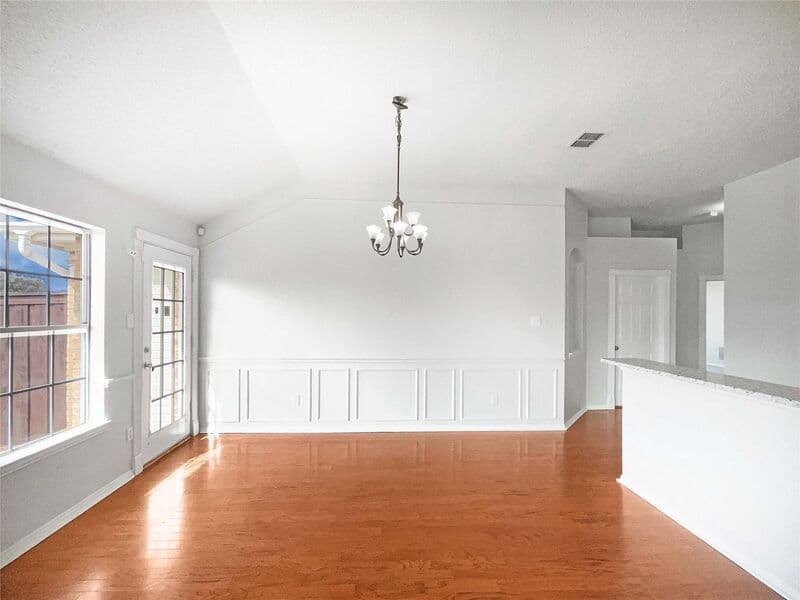 Lewisville House: 1216 Longhorn Dr