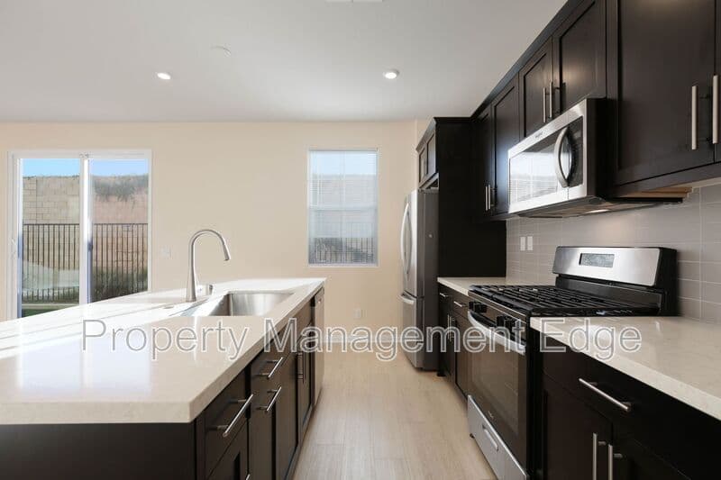 Menifee House: 26562 Brightstone Dr