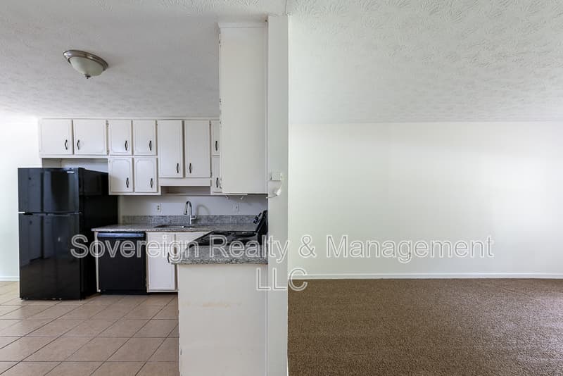 Jonesboro House: 8165 Magnolia Dr
