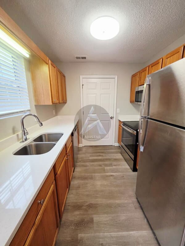 Cartersville House: 102 Westside Chase Southwest