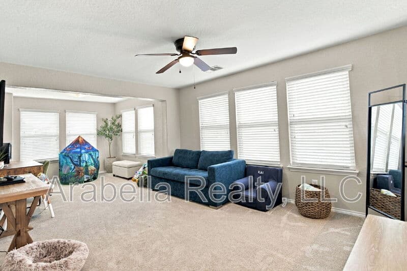 San Antonio House: 9814 Marbach Bend