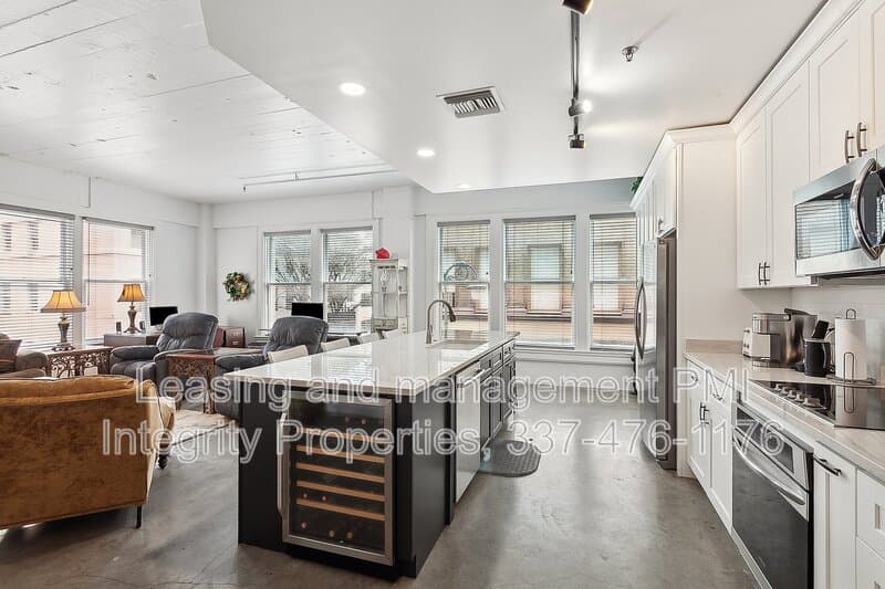 New Orleans Condo: 909 Lafayette Street