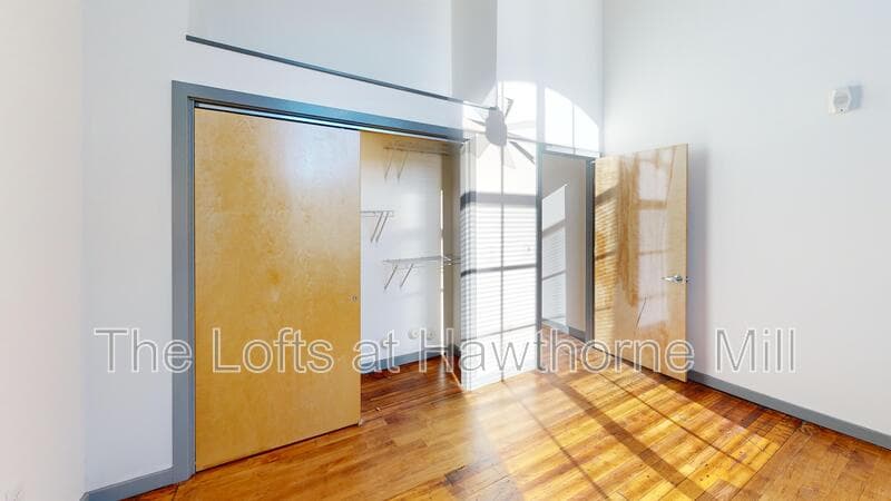 Charlotte Condo: 1101 Hawthorne Lane