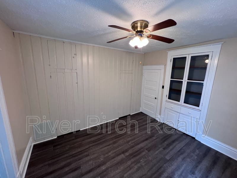 Springfield House: 719 N Eighth Street