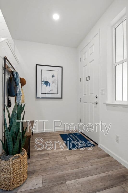 Sacramento Townhome: 31 Advantage Court