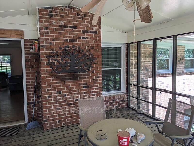 Athens House: 115 Davis Estates Rd