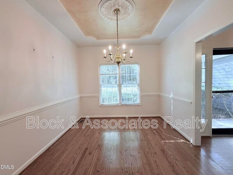 Benson House: 144 Peach Orchard Dr