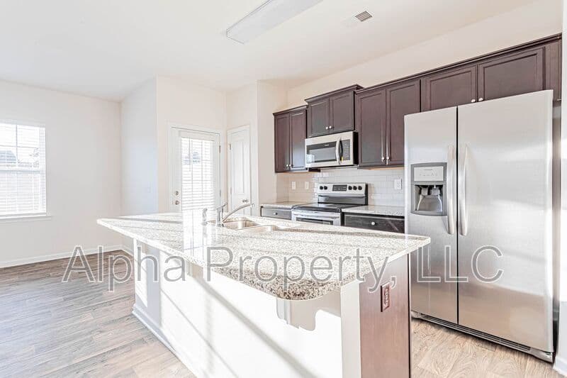 Greer Townhome: 34 Moorlyn Ln