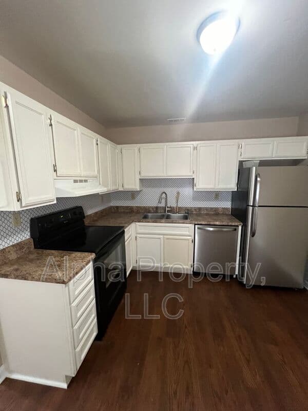 Greer Condo: 213B Taylor Rd