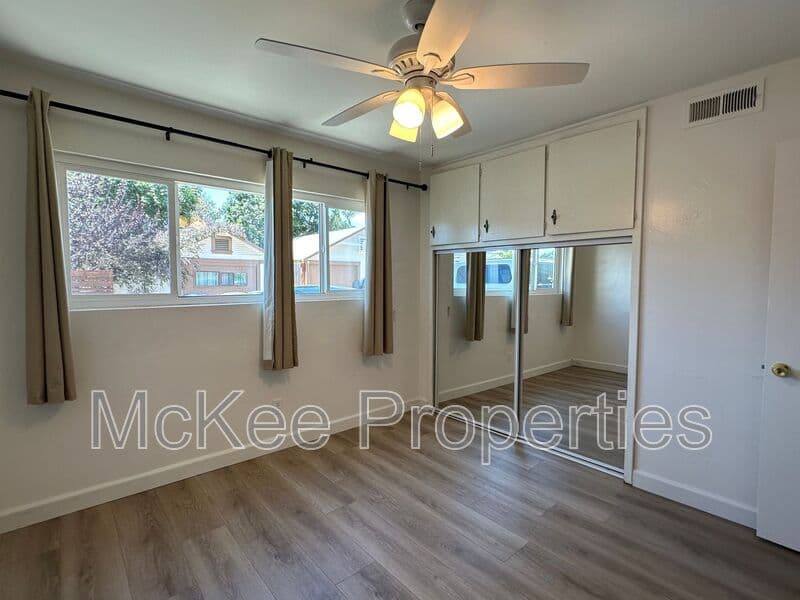 Coronado Condo: 540 G Avenue