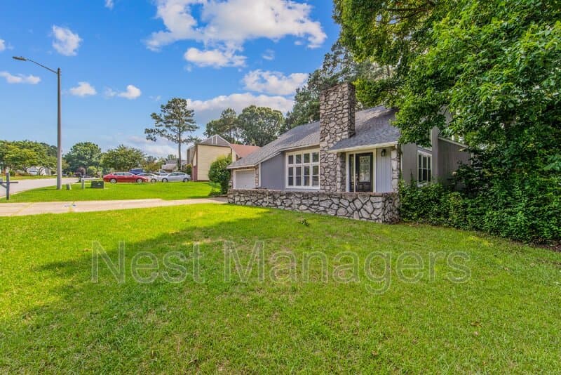 Fayetteville House: 3597 Hastings Drive