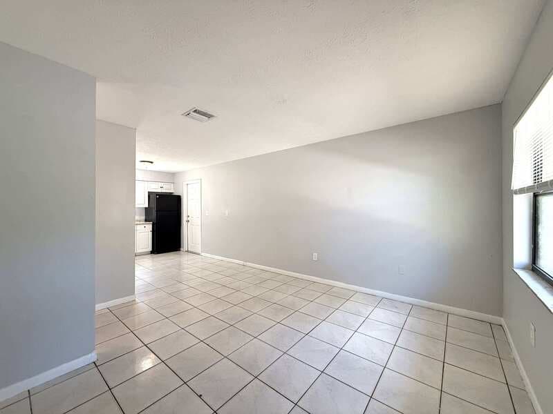 Tampa Condo: 1413 East 99th Avenue
