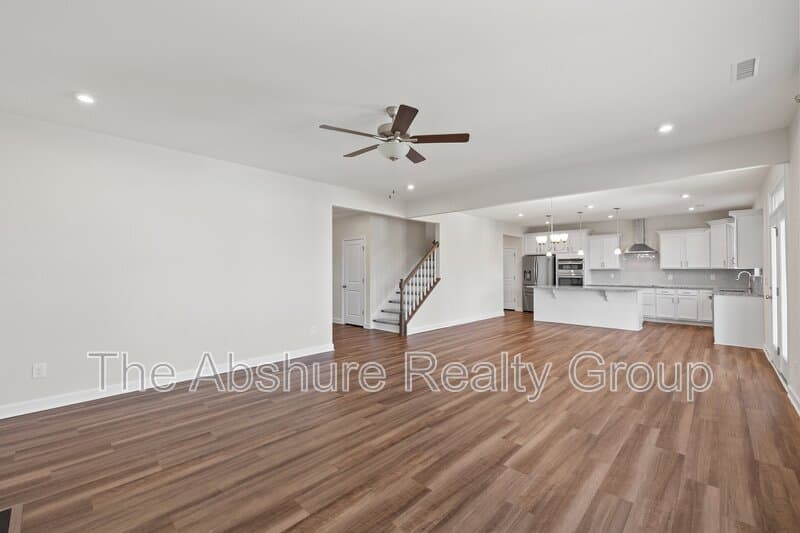 Fuquay-Varina House: 1511 Woodland Knoll Court