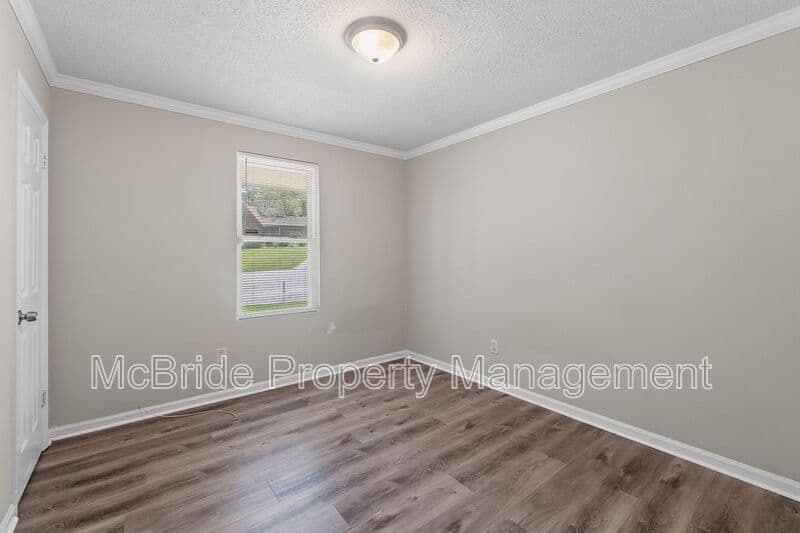 Augusta House: 4009 Royal Oaks Court