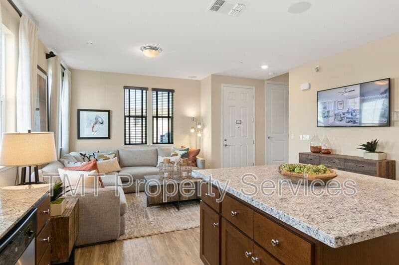 Sacramento Townhome: 23 Advantage Court