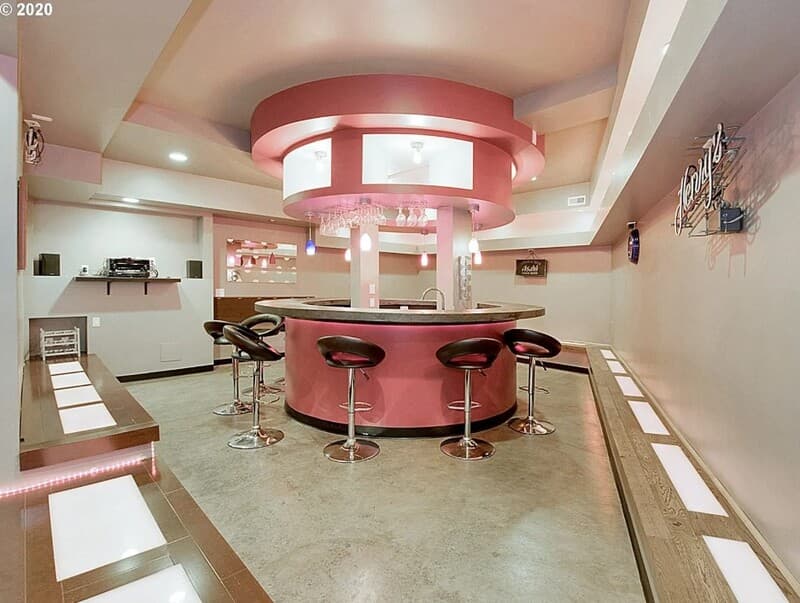 Portland House: 6020 Northeast Willow Street