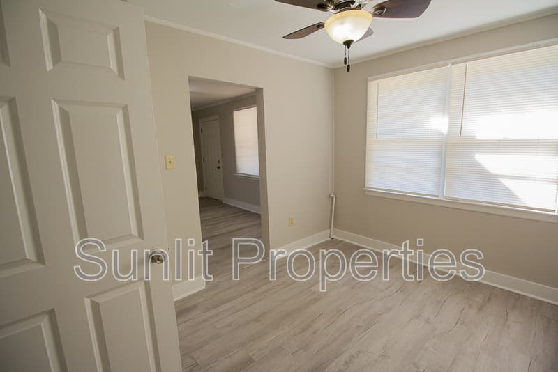 Athens House: 2590 Danielsville Rd