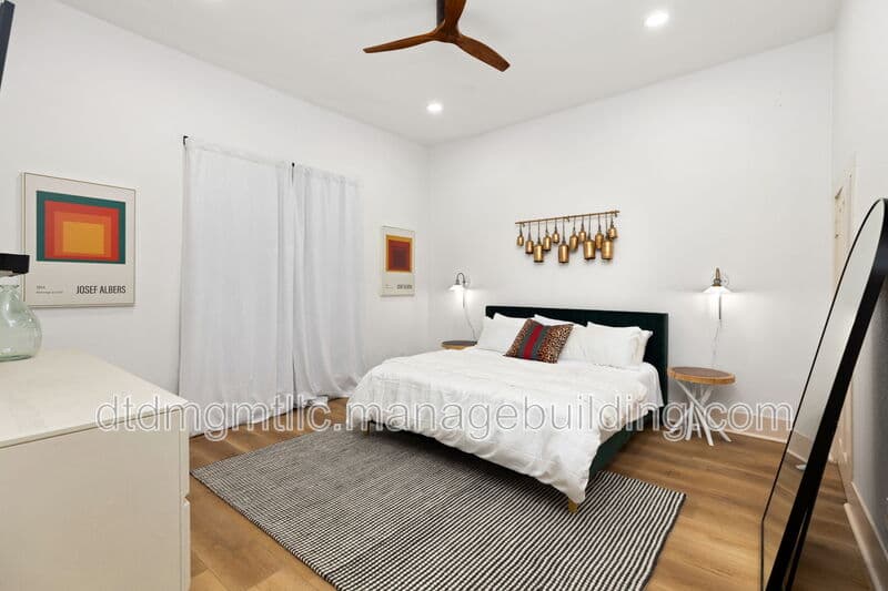 San Antonio Condo: 110 East Craig Place