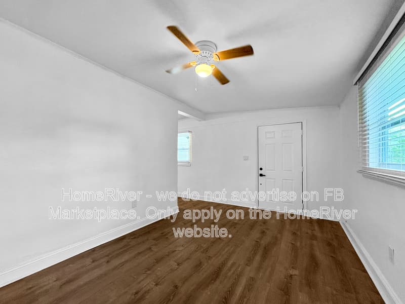 Jacksonville House: 1942 Brookview Dr S