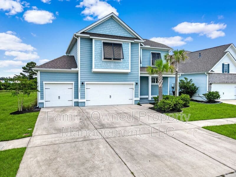Summerville House: 128 Whaler Ave