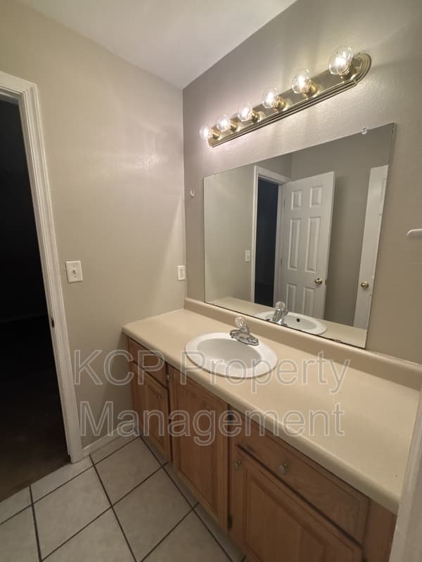 Greenwood Condo: 1115 Farley Circle - B
