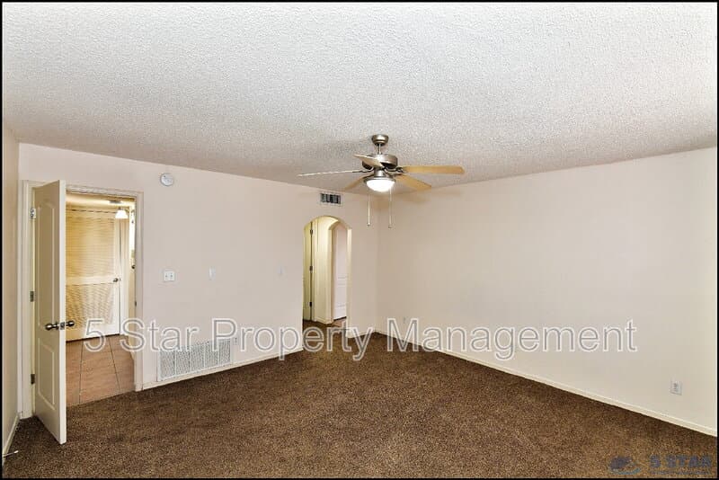 El Paso House: 6372 Franklin Ridge Dr !!