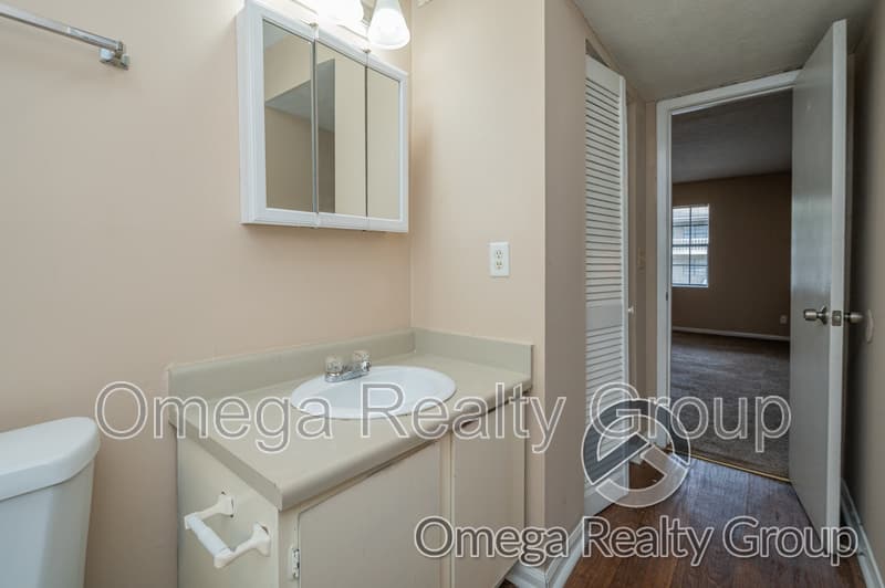 Phenix City Apartment: 901 25th Ave