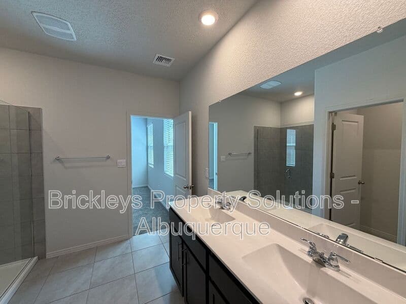 Albuquerque House: 6118 Chicago Dr SE