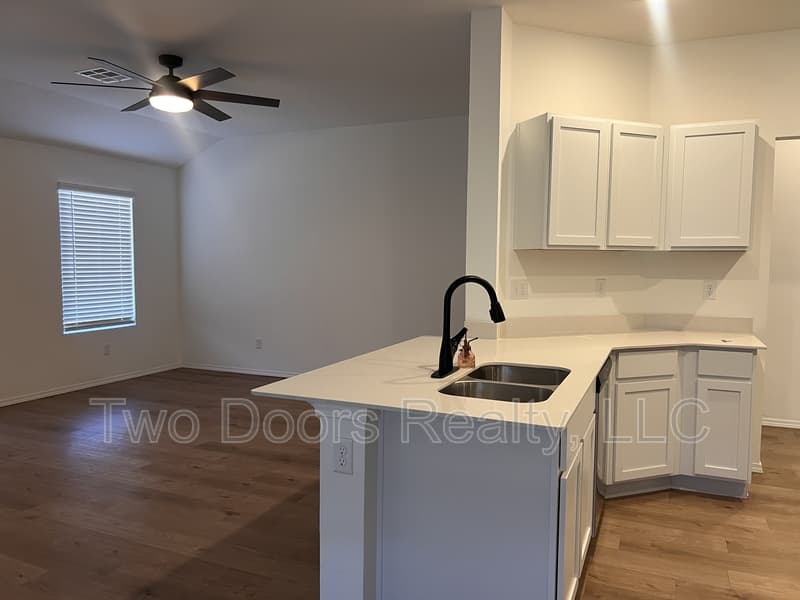 McLoud House: 13361 Mulberry Circle