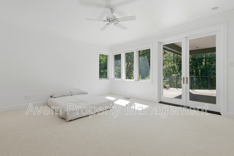 Portland House: 227 NW Seblar Drive