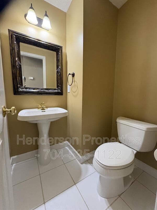 Charlotte Townhome: 9038 St Thomas Ln